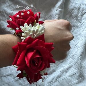 Elegant Red Rose Wrist Corsage(2 pieces)